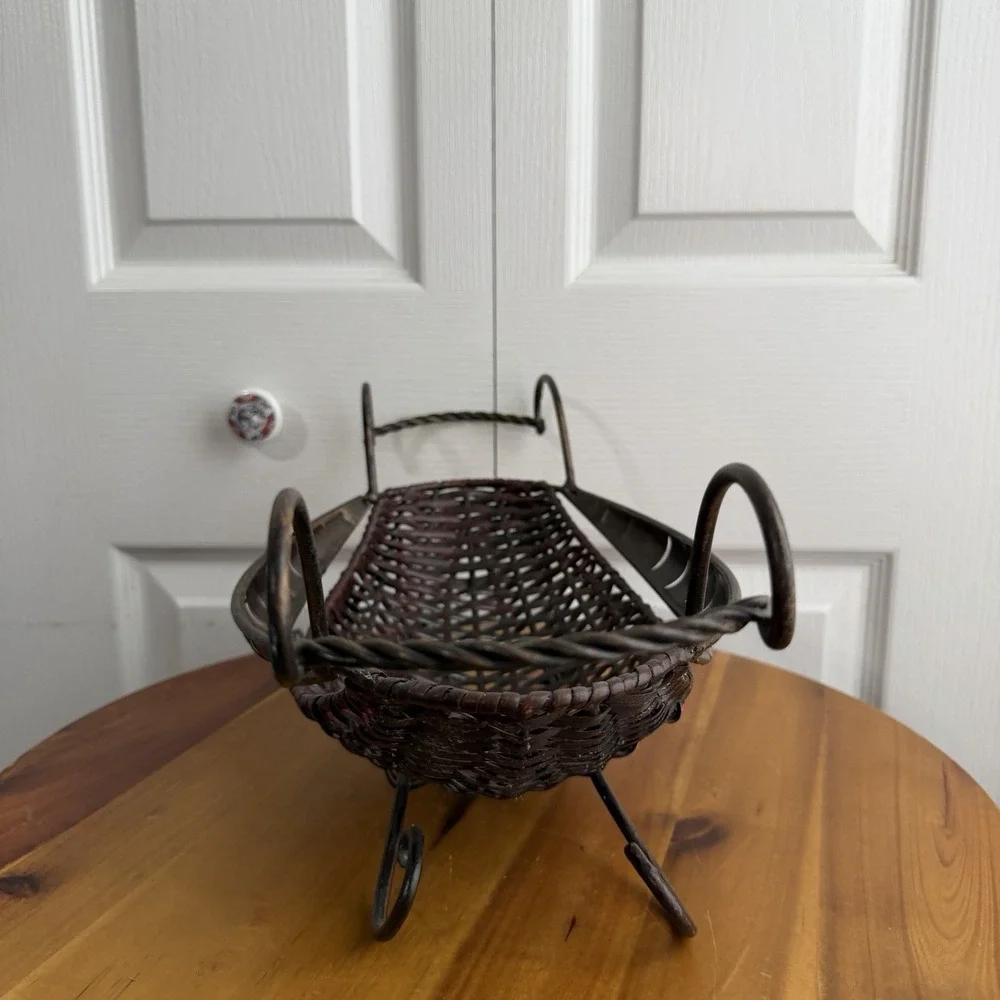 Woven Rattan Metal Centerpiece Basket Dining Room Living‎ Room Decor
